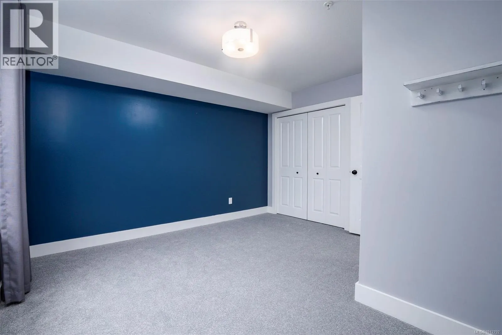 101 6209 Lexington Pl