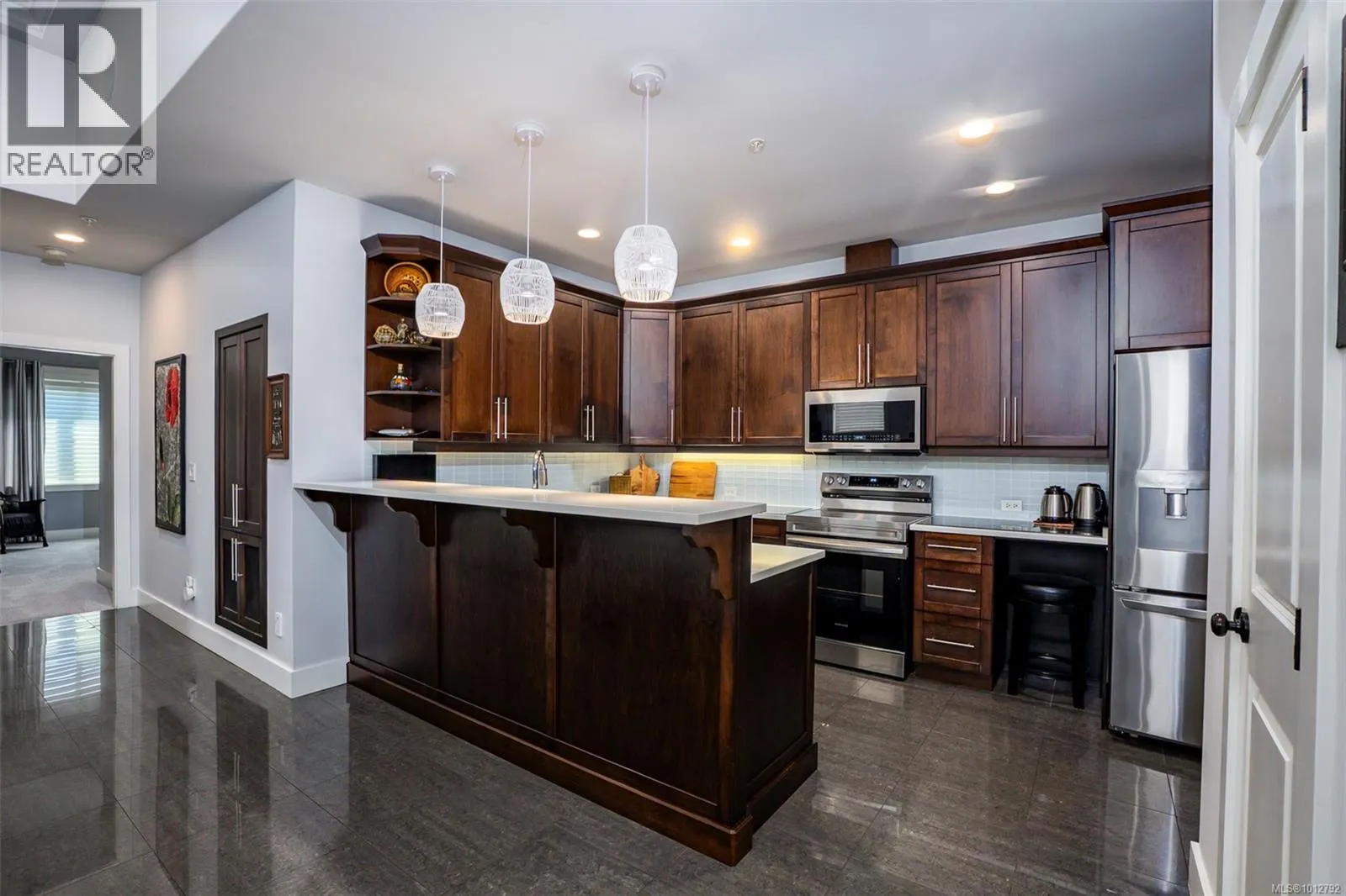 101 6209 Lexington Pl