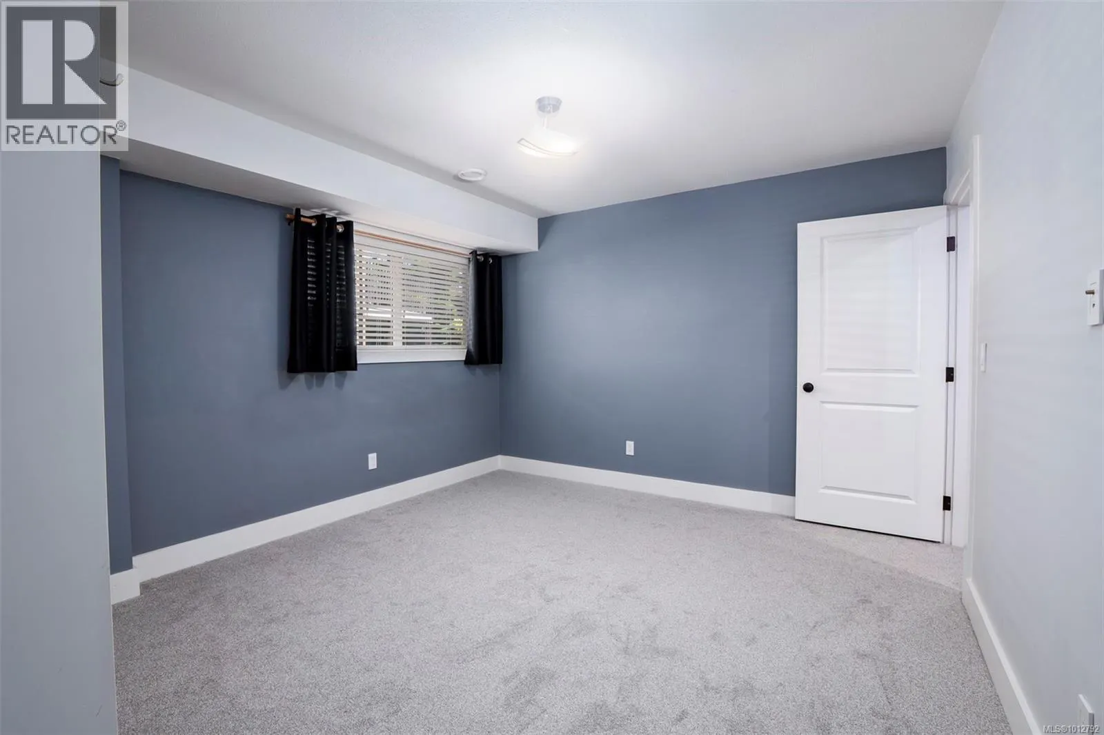 101 6209 Lexington Pl