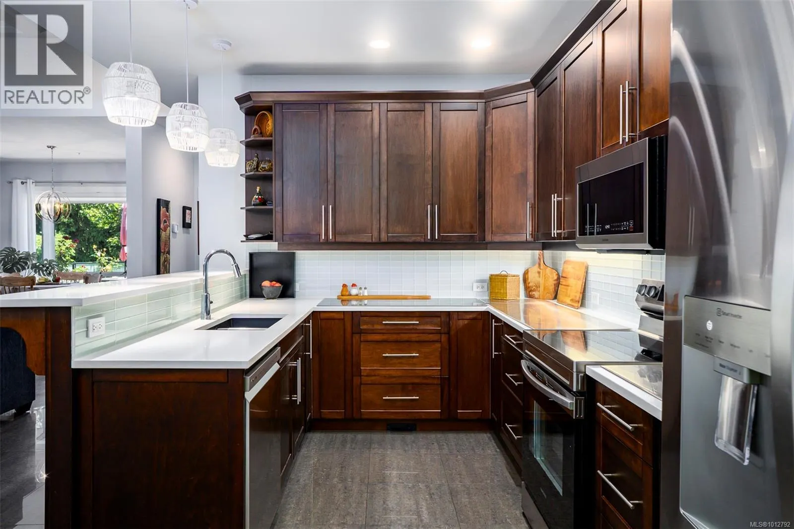 101 6209 Lexington Pl