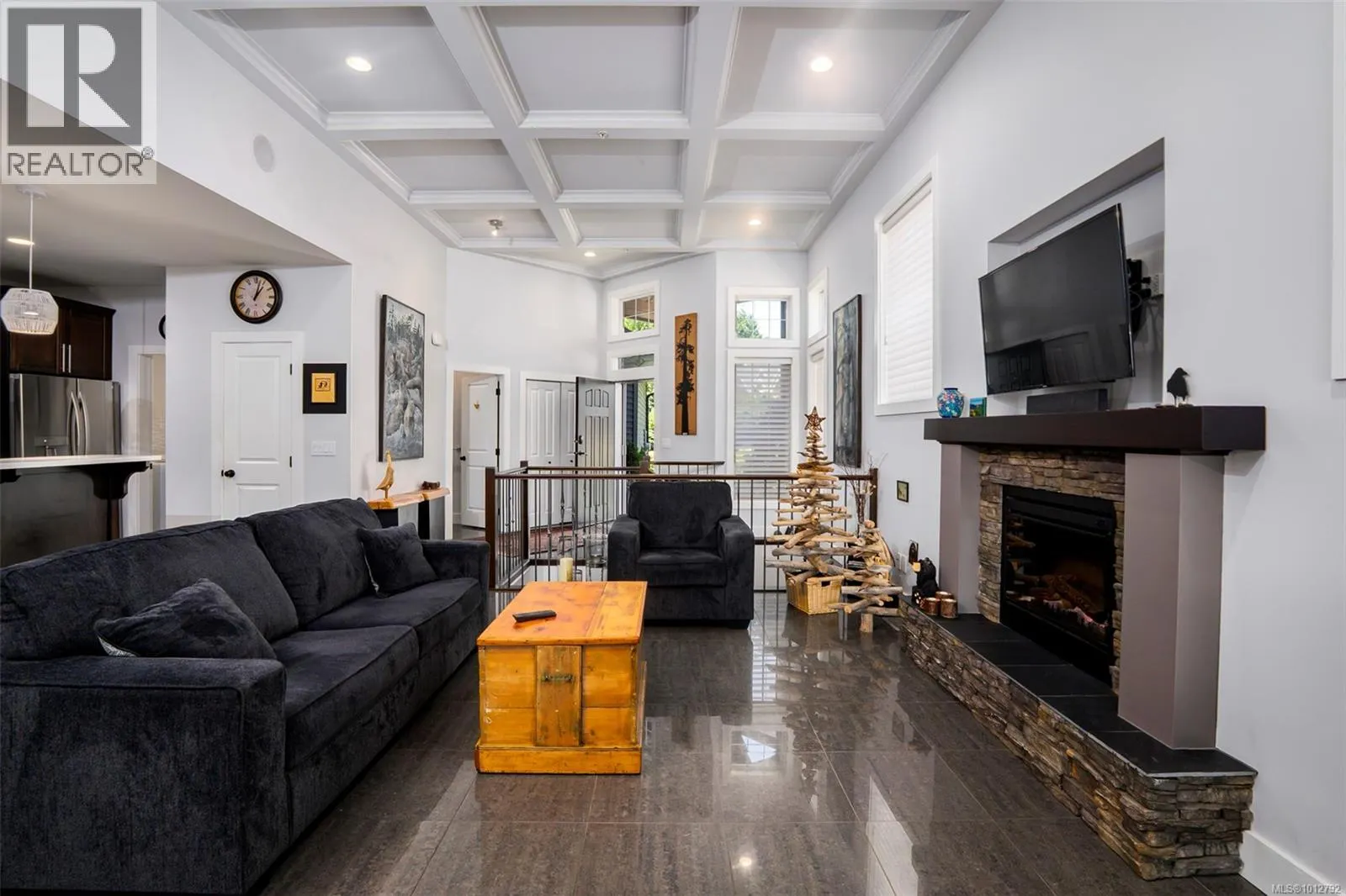 101 6209 Lexington Pl