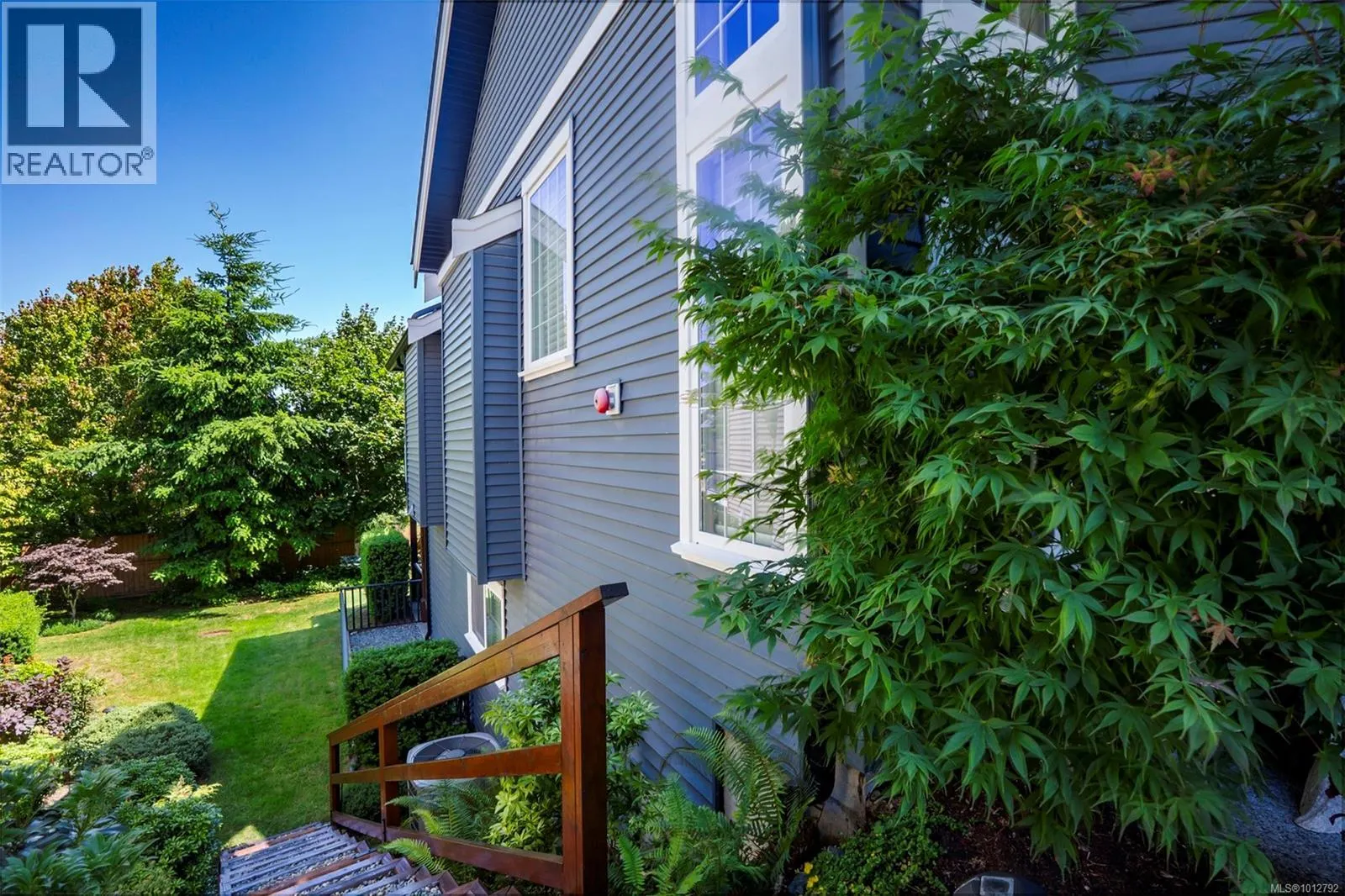 101 6209 Lexington Pl