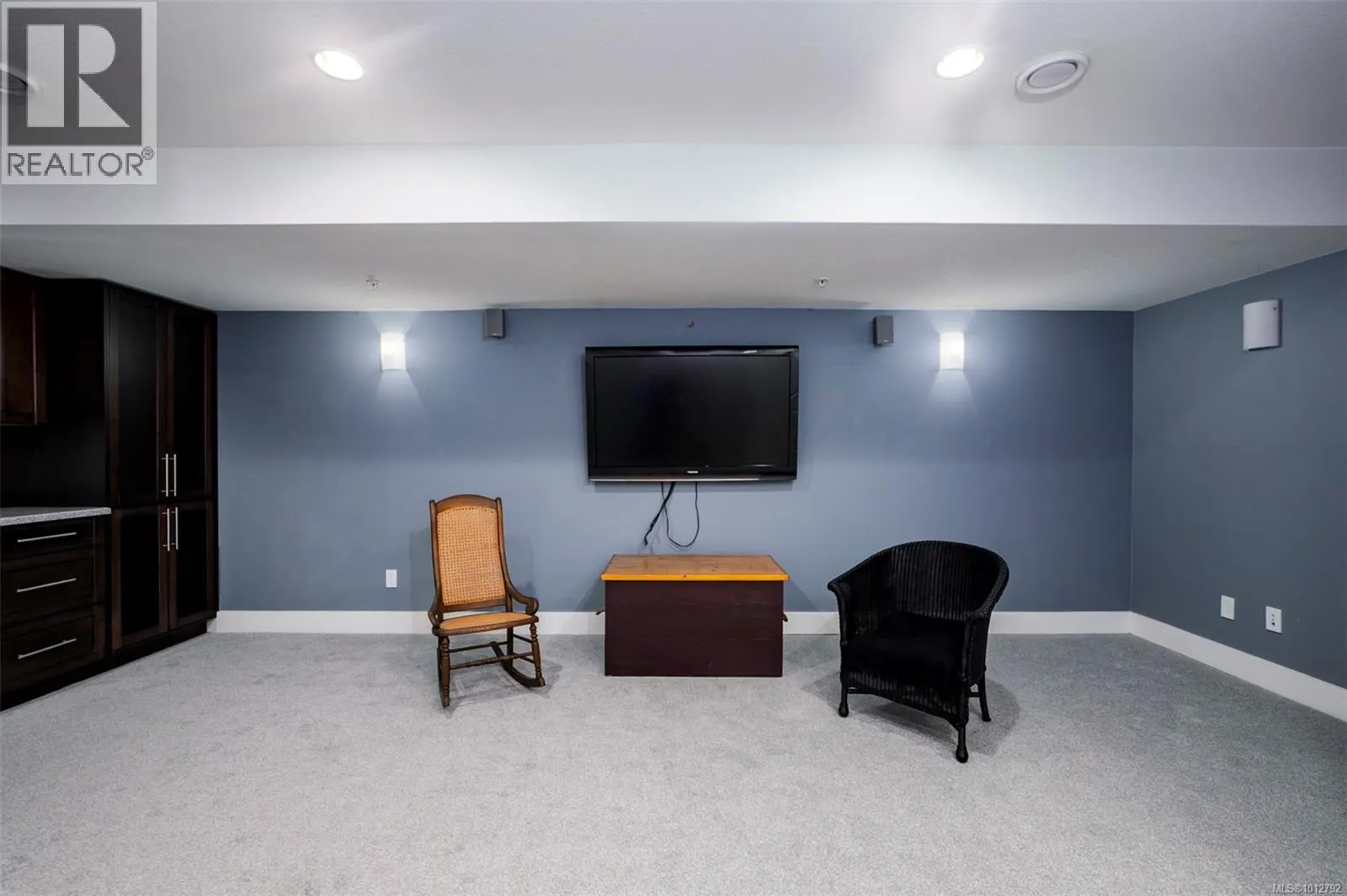 101 6209 Lexington Pl