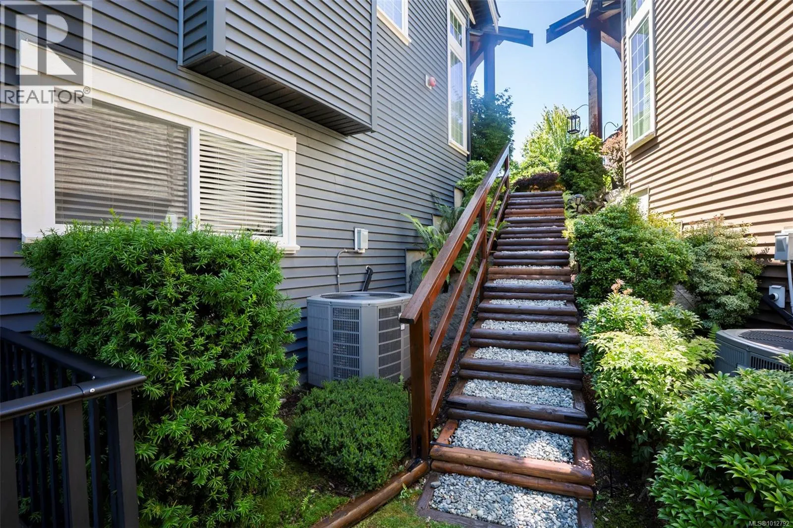 101 6209 Lexington Pl