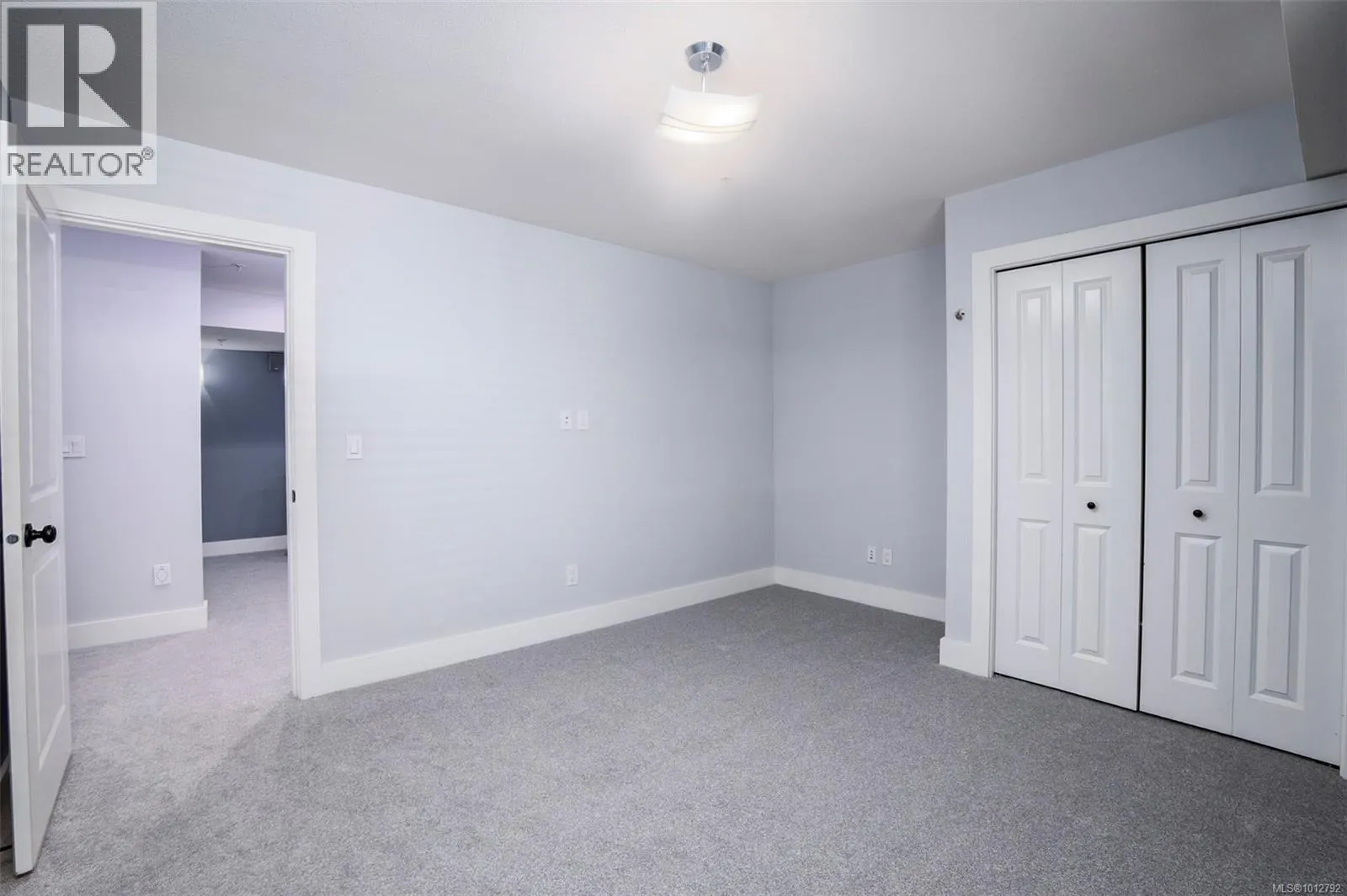101 6209 Lexington Pl