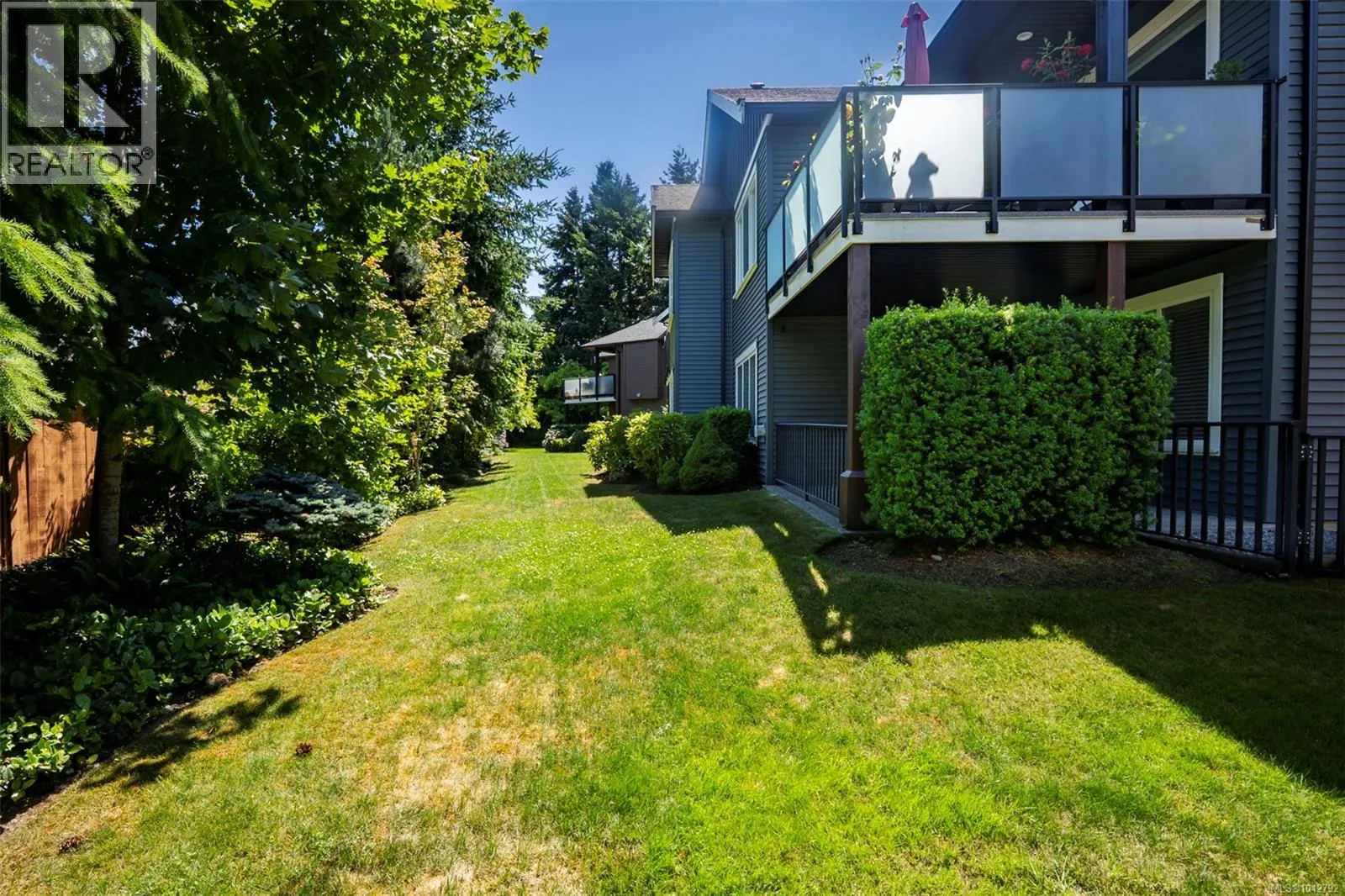 101 6209 Lexington Pl