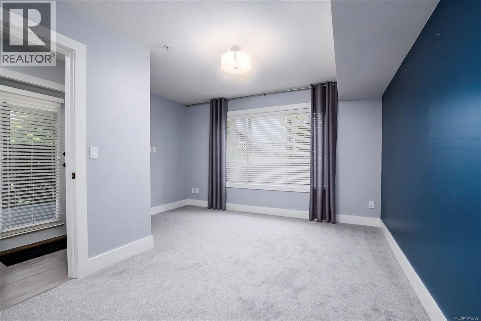 101 6209 Lexington Pl