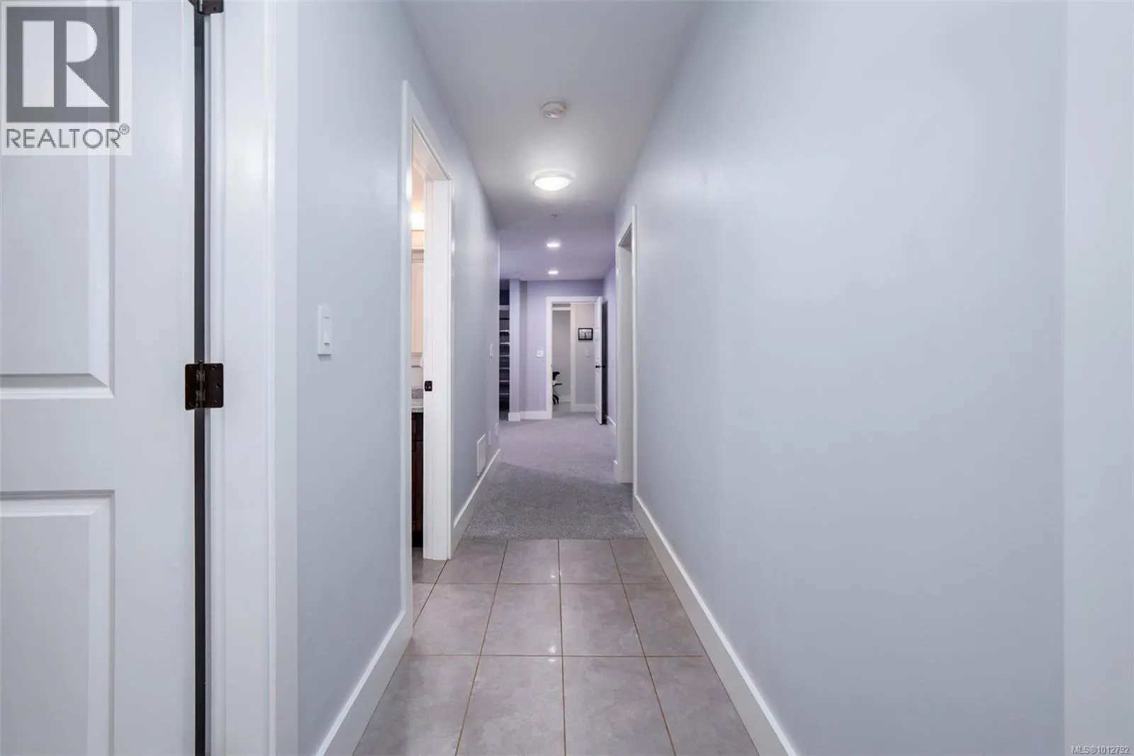 101 6209 Lexington Pl