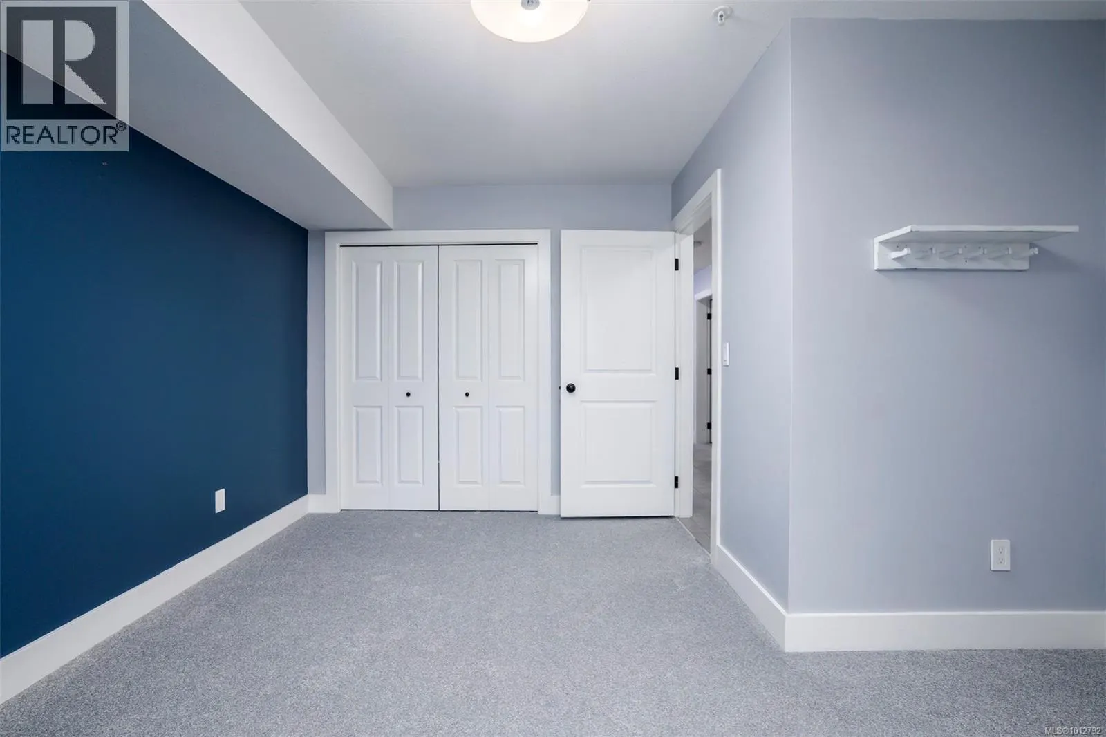 101 6209 Lexington Pl