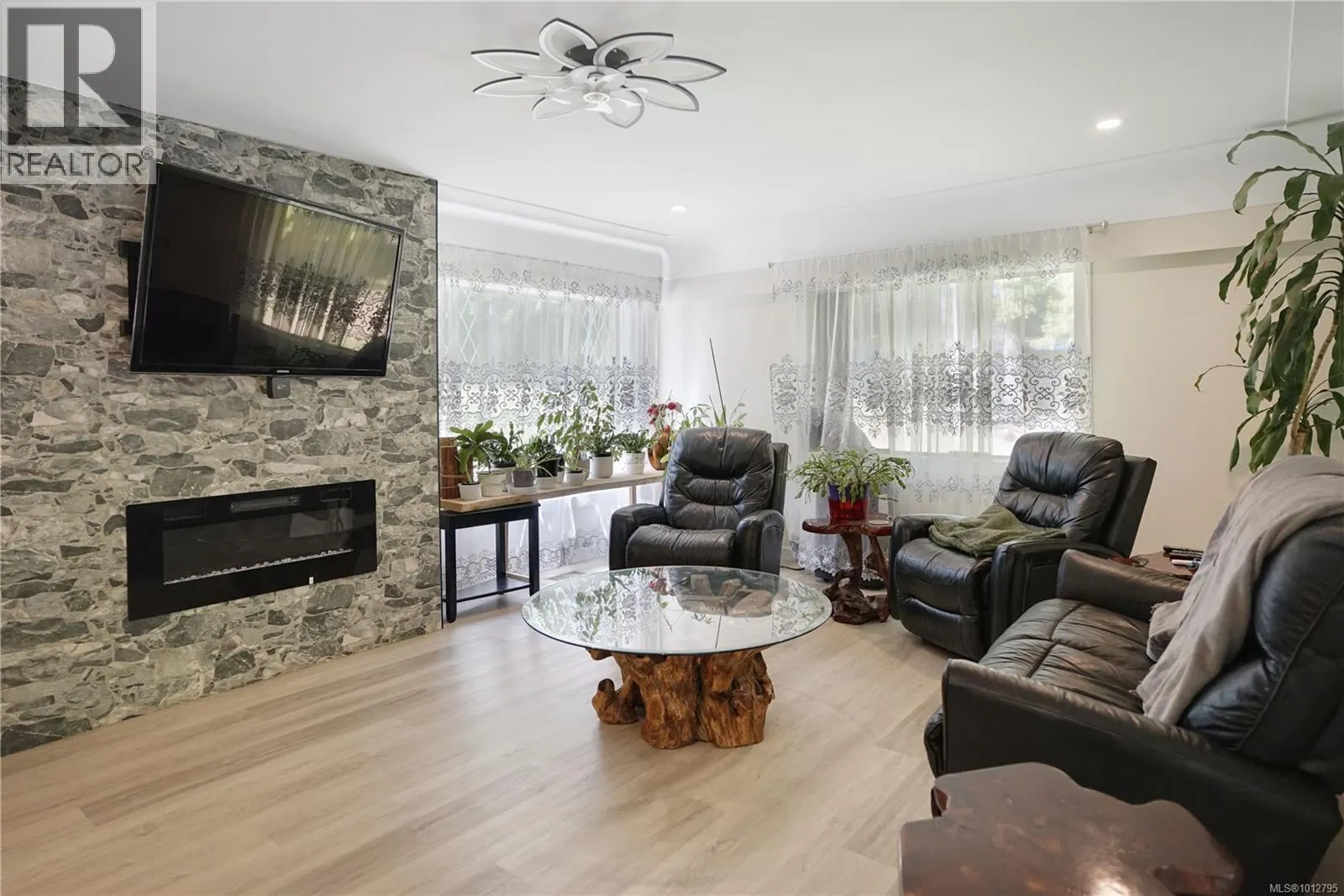 3090 Decourcy Dr