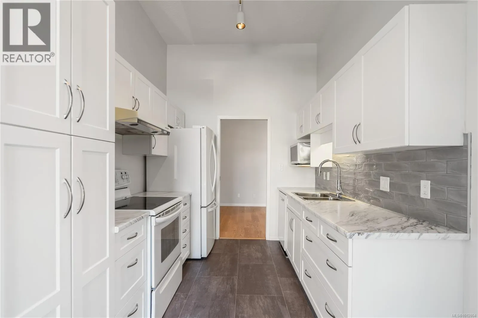 104 11 Cooperage Pl