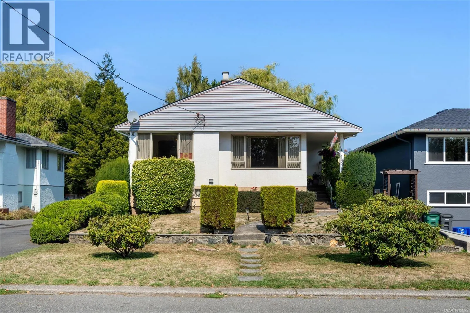 1924 Allenby St