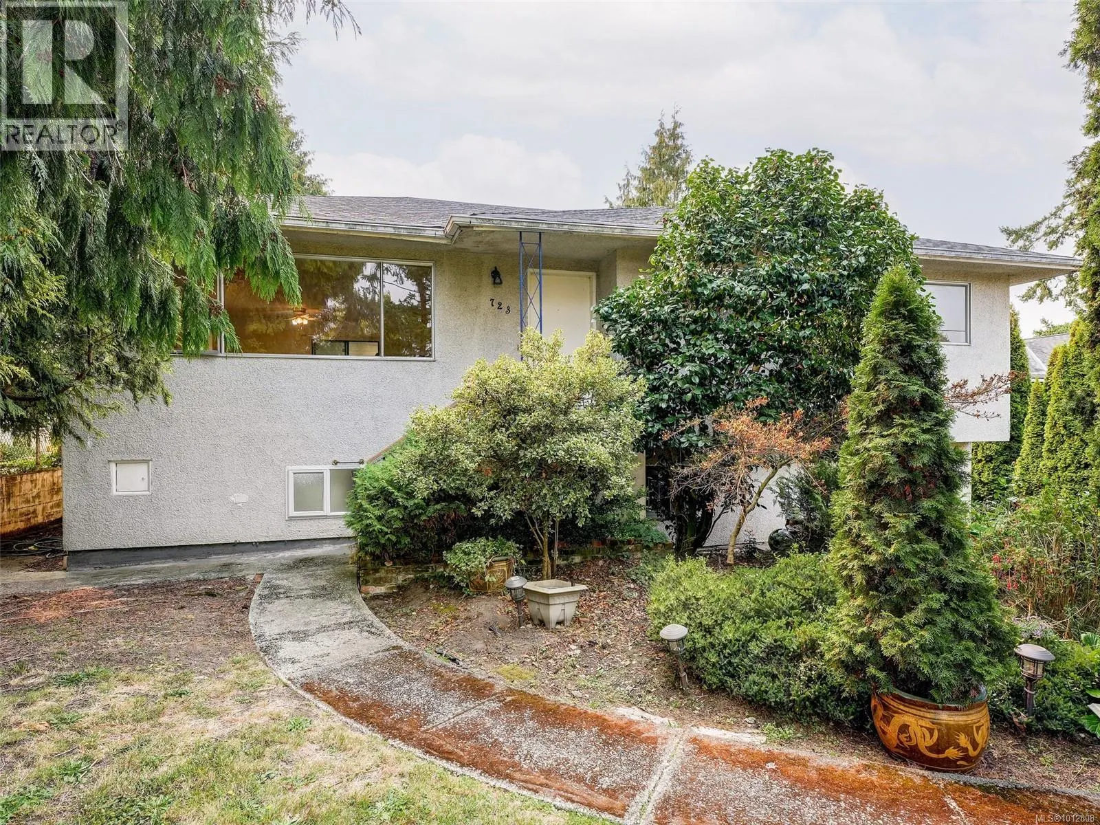 723 Genevieve Rd