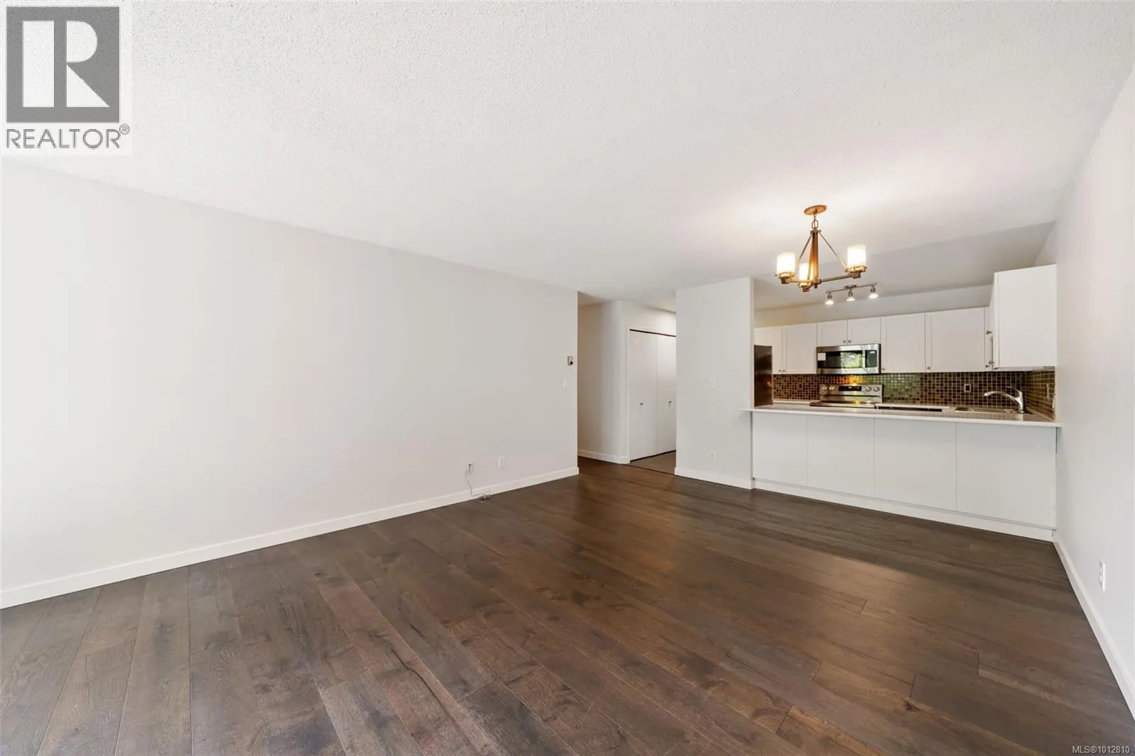 208 420 Parry St