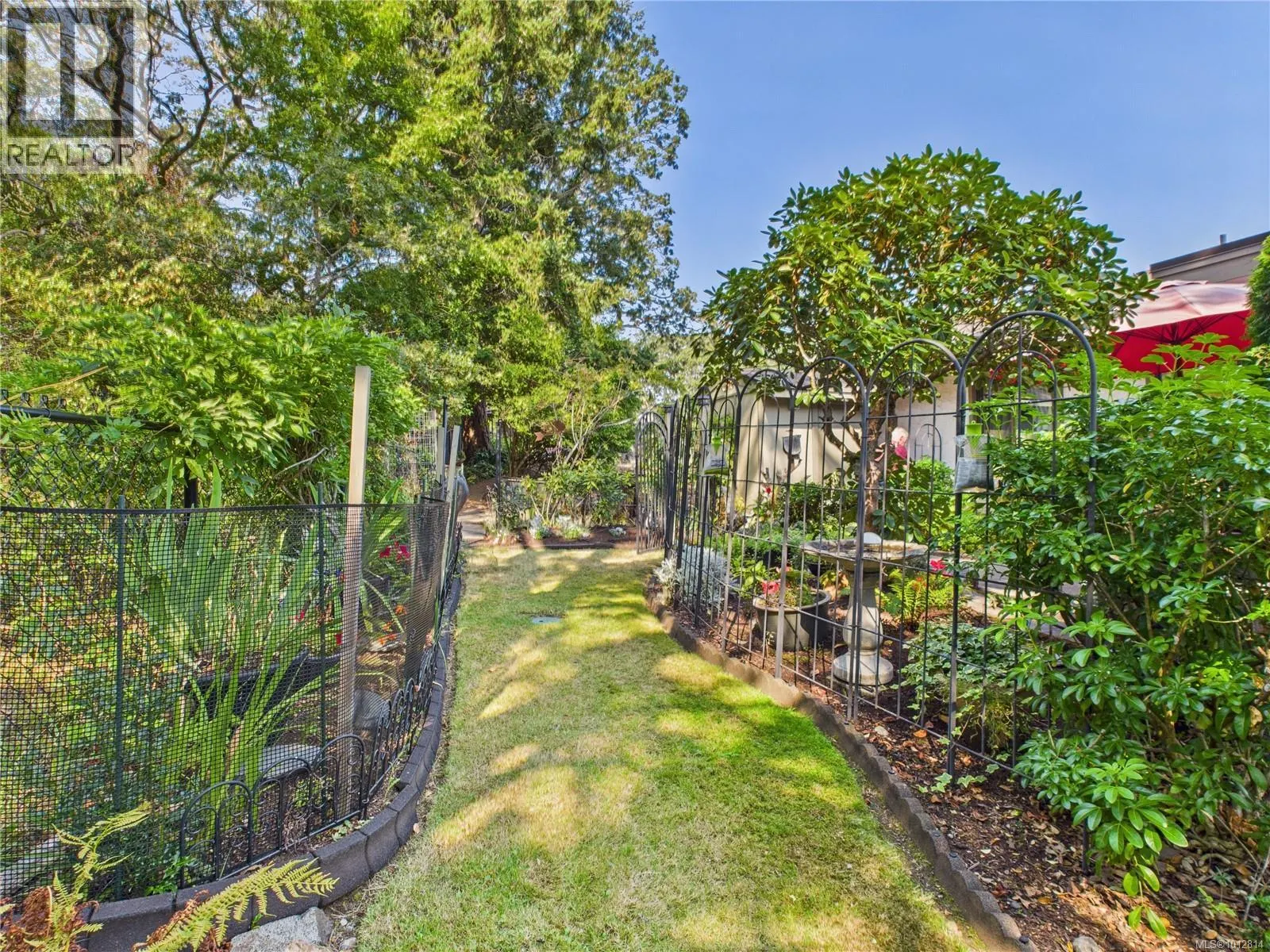 16 3968 Cedar Hill Rd