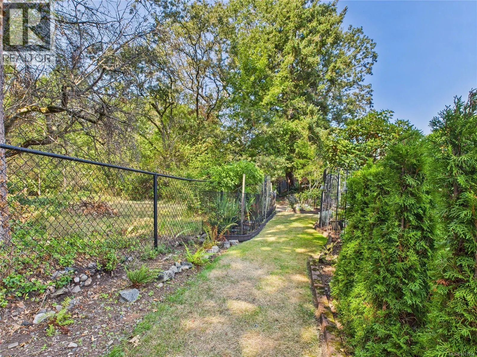 16 3968 Cedar Hill Rd