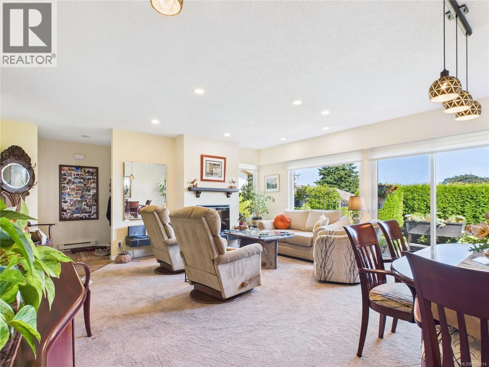 16 3968 Cedar Hill Rd