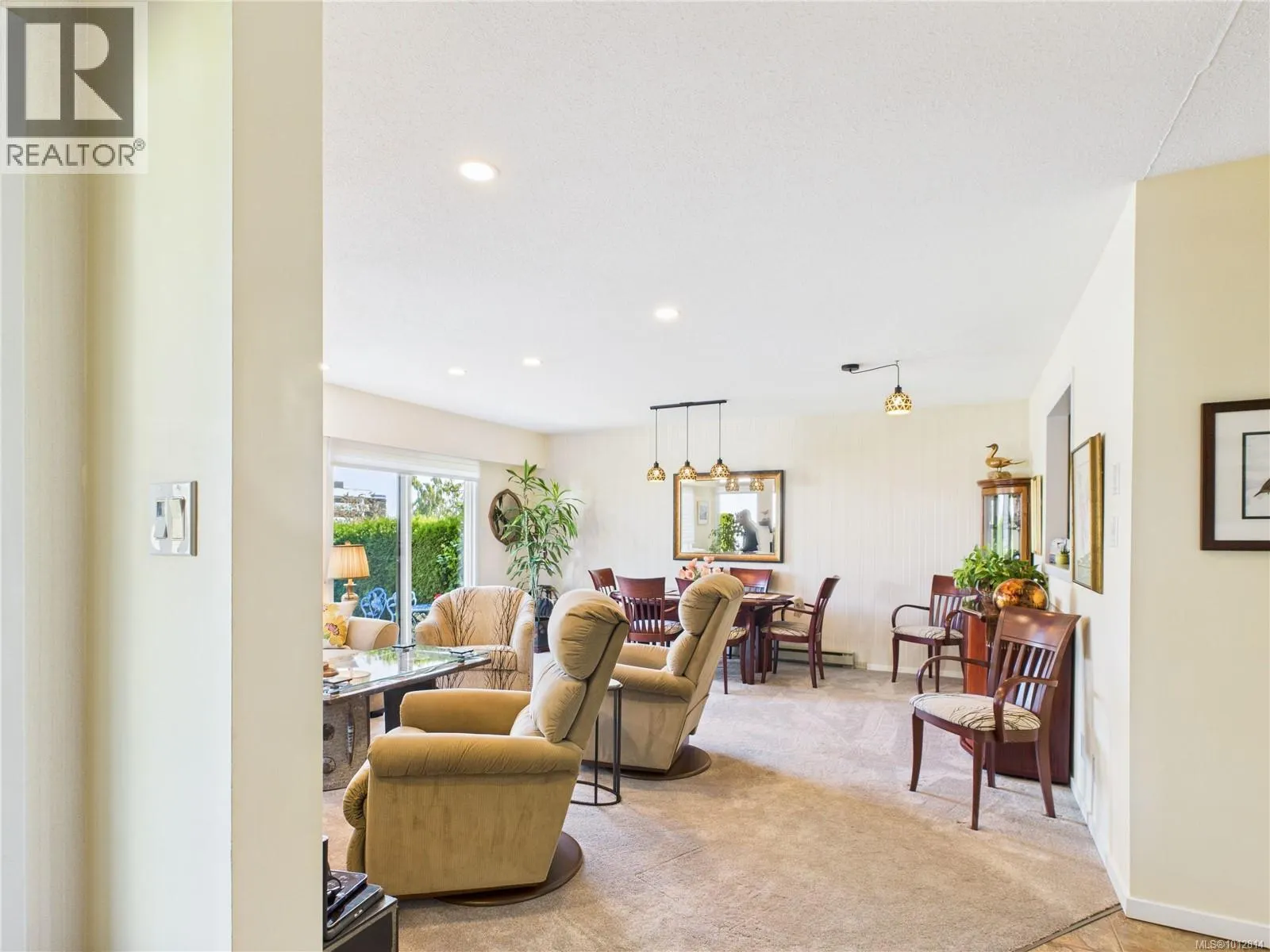 16 3968 Cedar Hill Rd