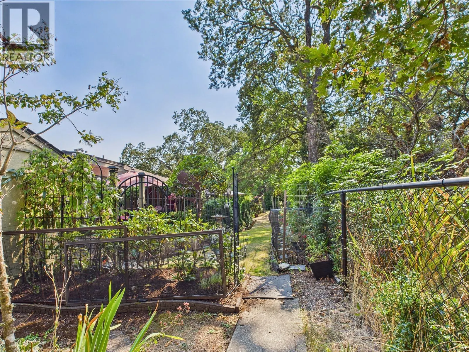 16 3968 Cedar Hill Rd