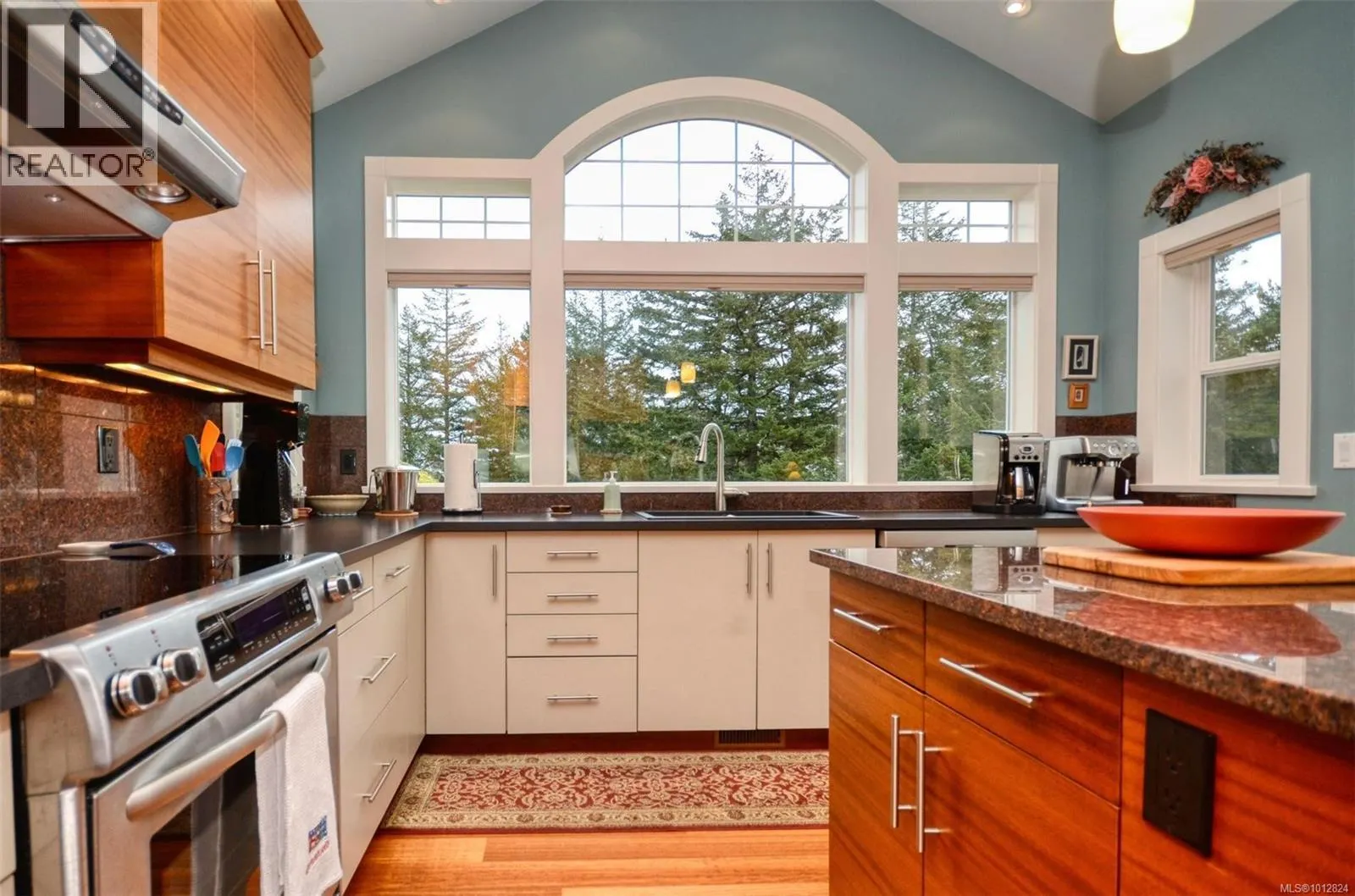 4935 Deer Park Trail