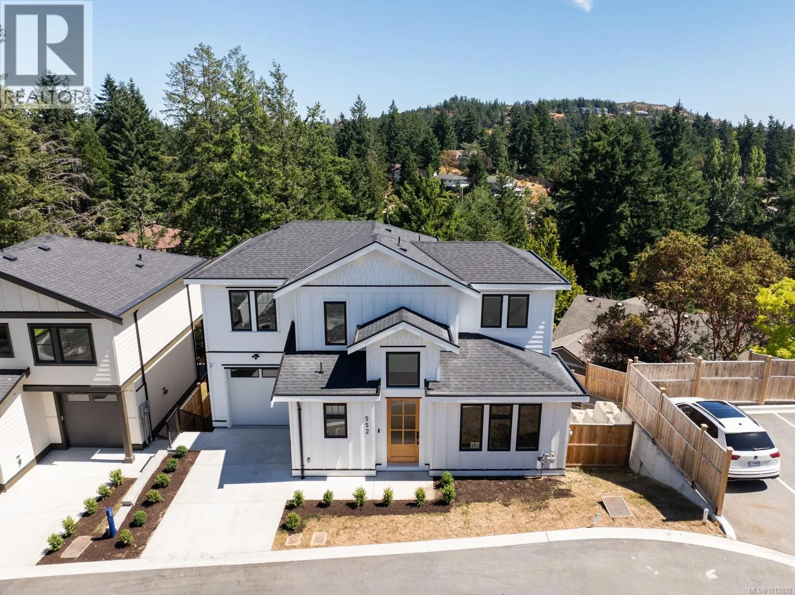 552 Belford Pl