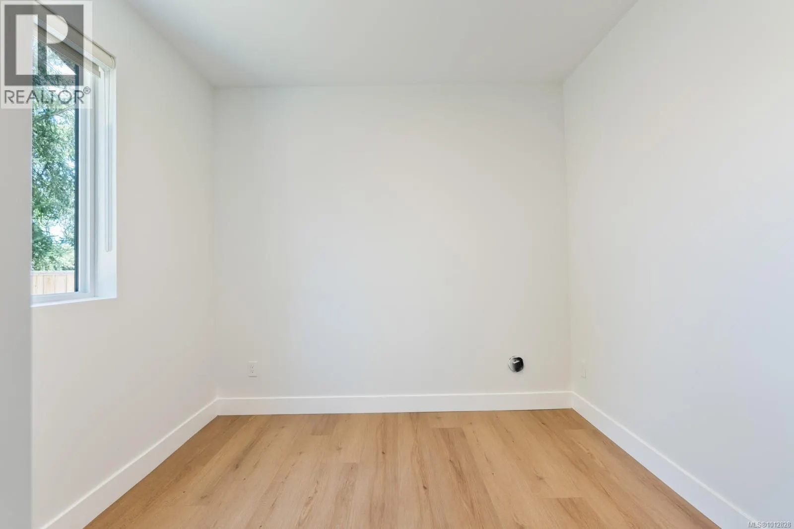 552 Belford Pl