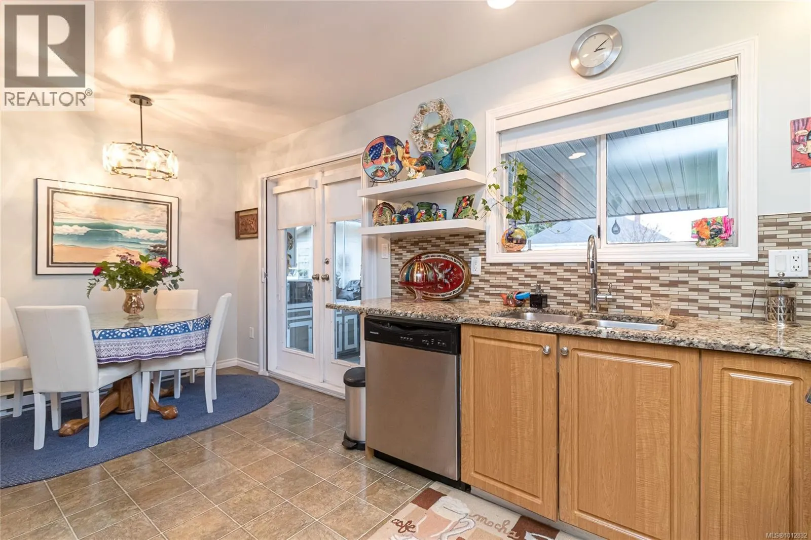 2735 Cadboro Bay Rd