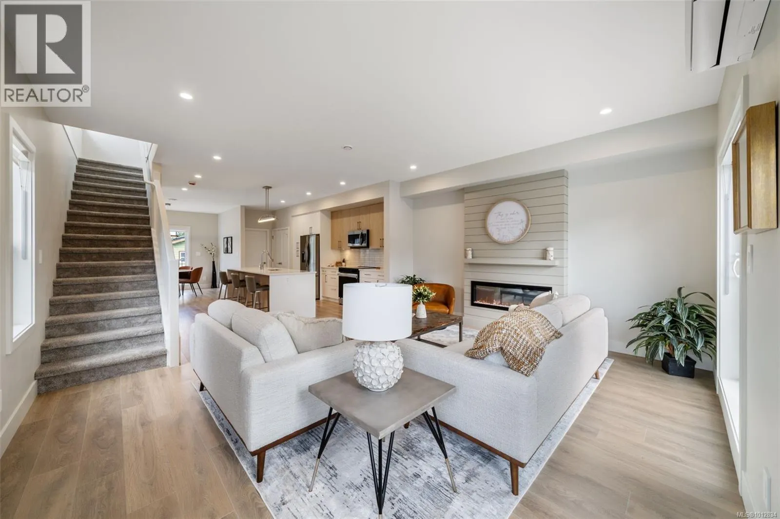 1204 Arcadiawood Crt