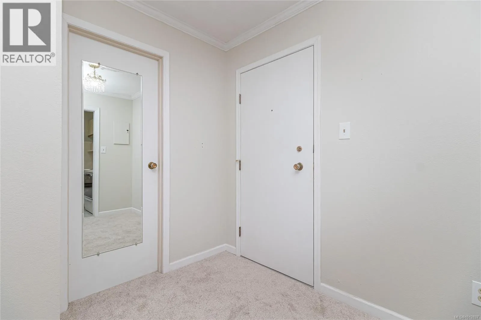 201 1115 Rockland Ave
