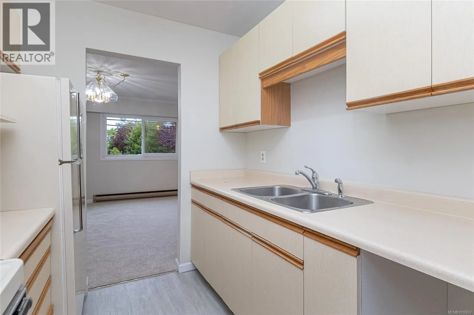 201 1115 Rockland Ave