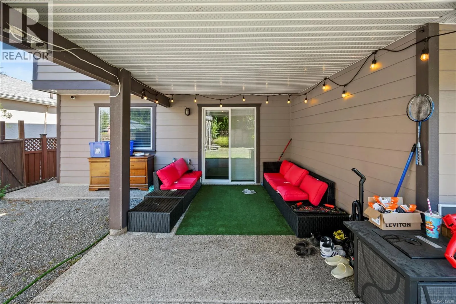 3708 Tillicum Rd