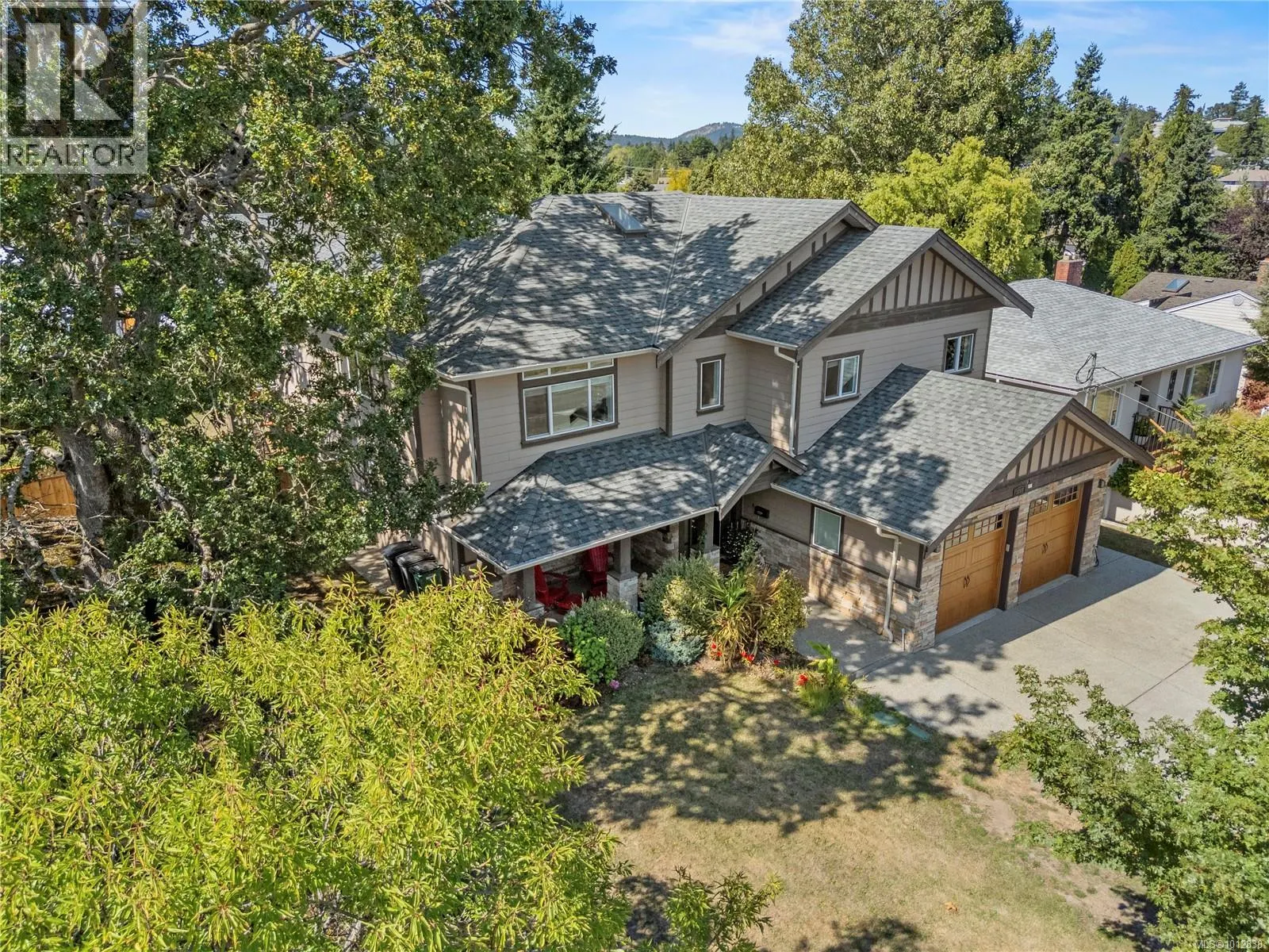 3708 Tillicum Rd