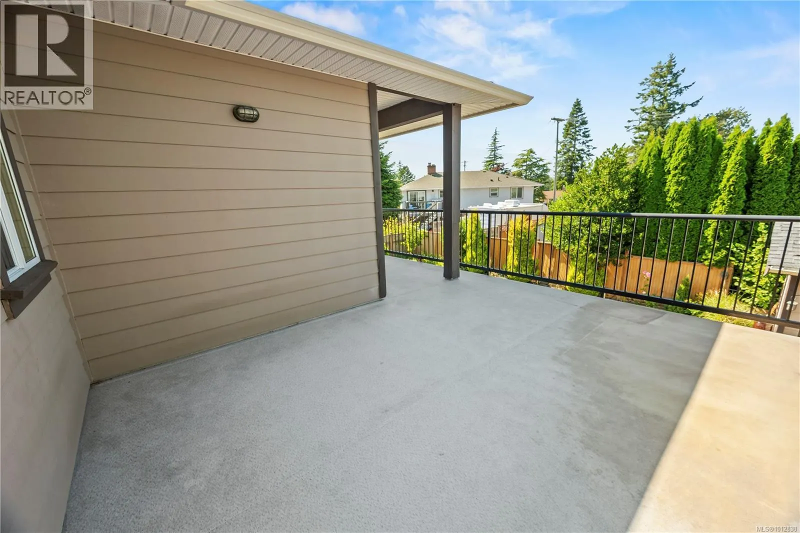3708 Tillicum Rd