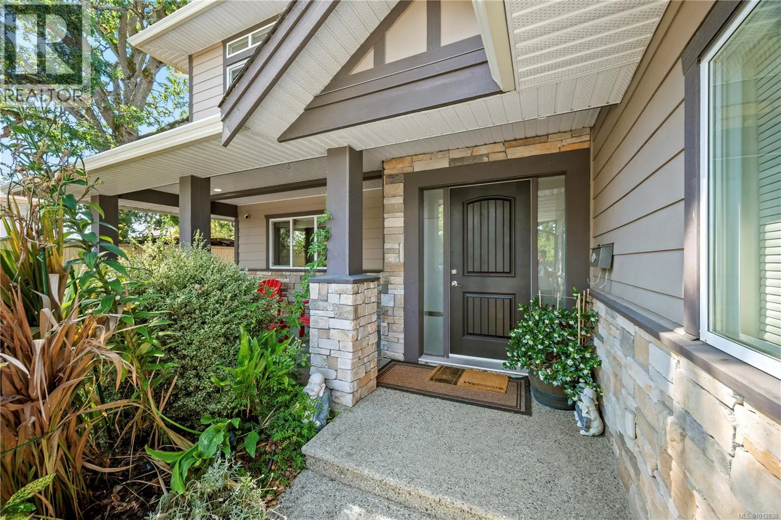 3708 Tillicum Rd