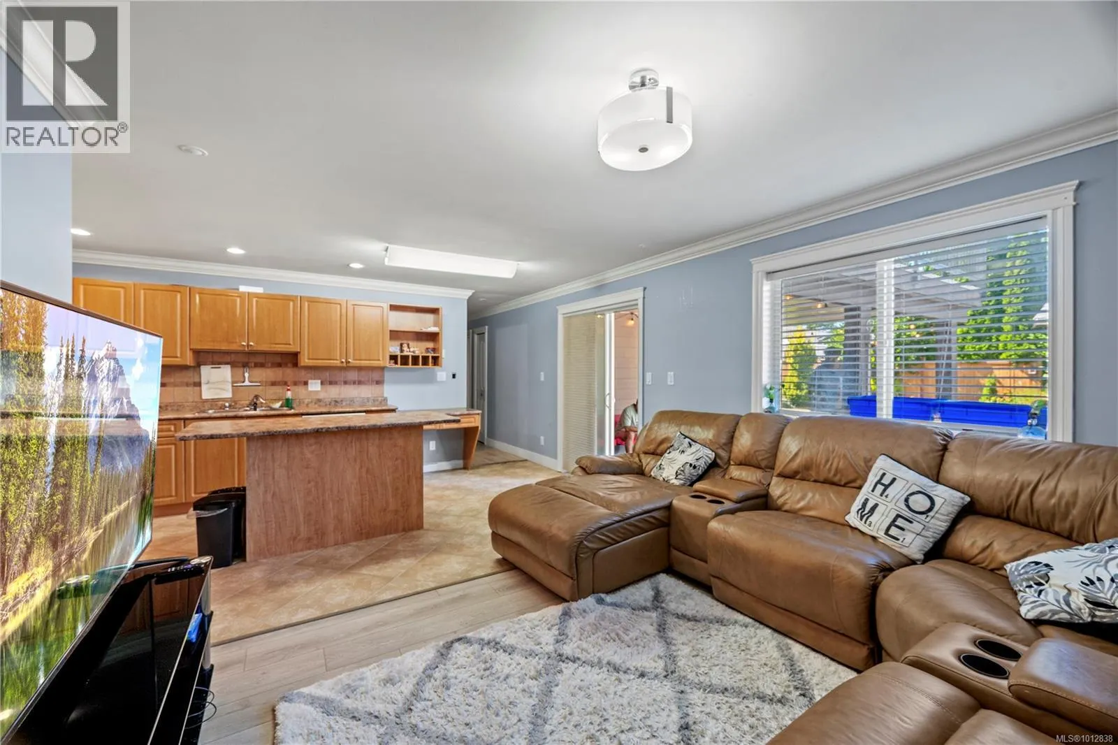 3708 Tillicum Rd