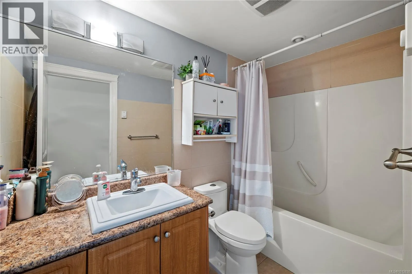 3708 Tillicum Rd