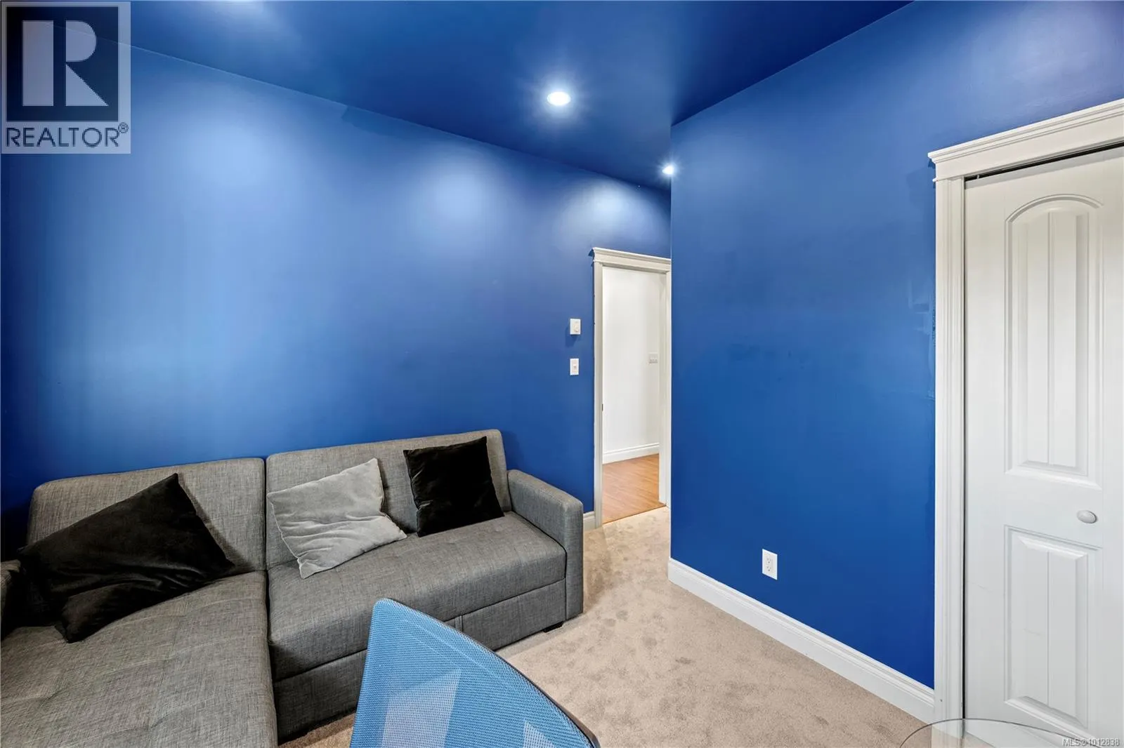 3708 Tillicum Rd