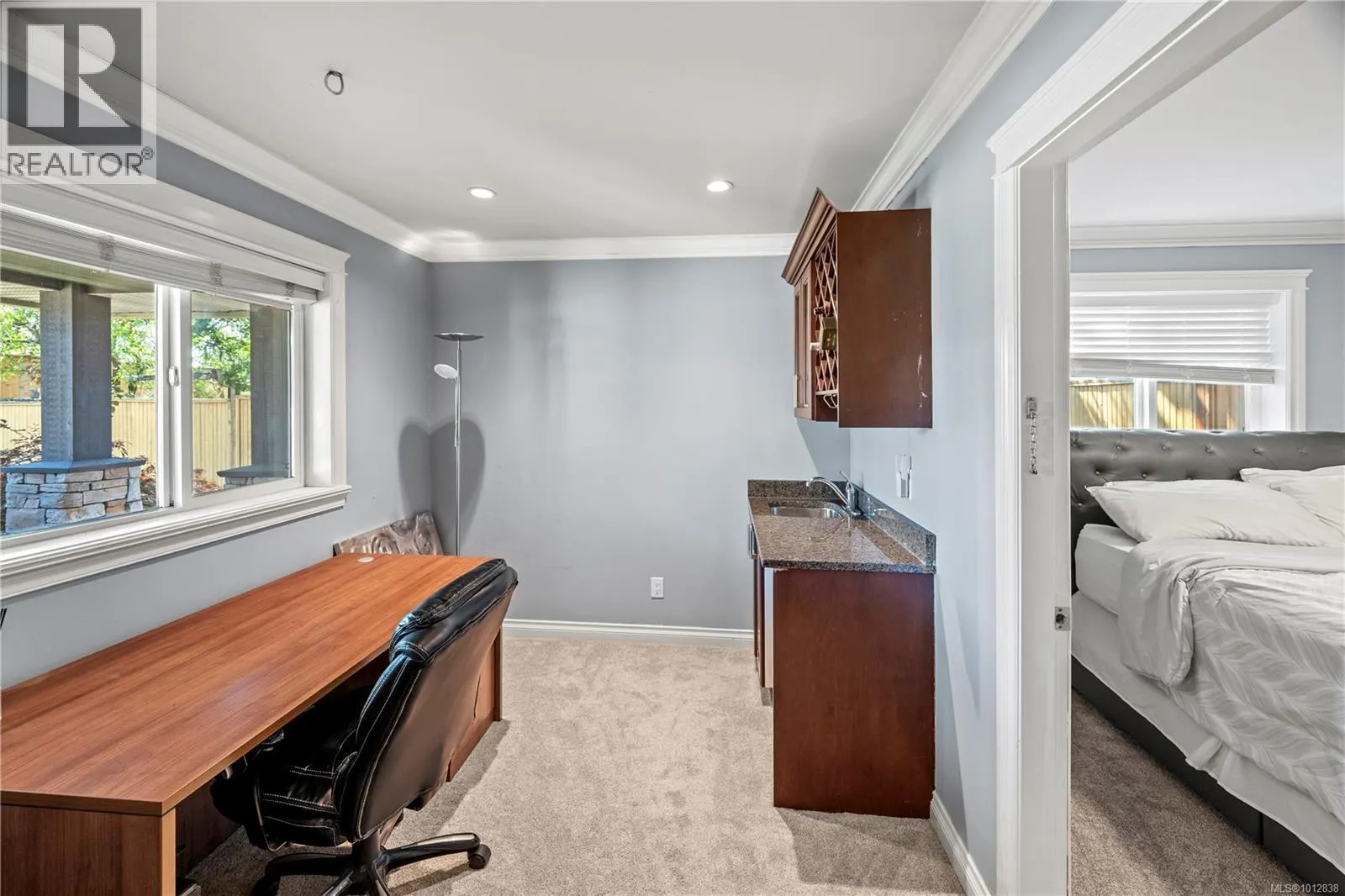 3708 Tillicum Rd