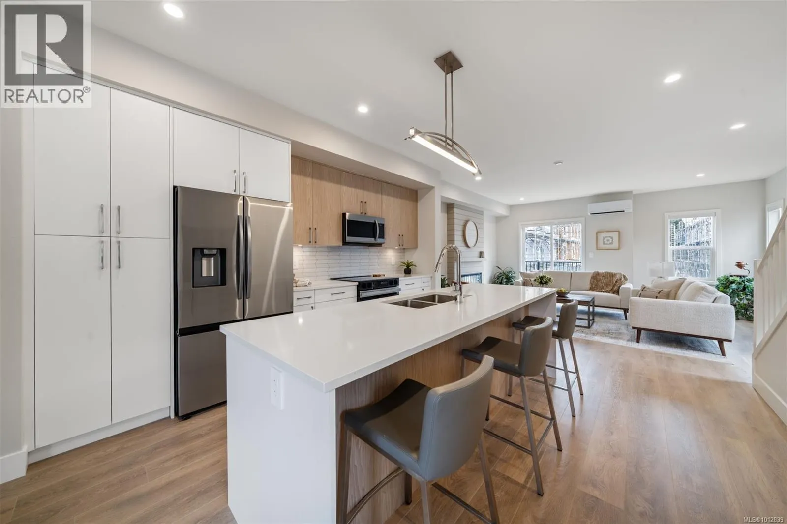 1214 Arcadiawood Crt