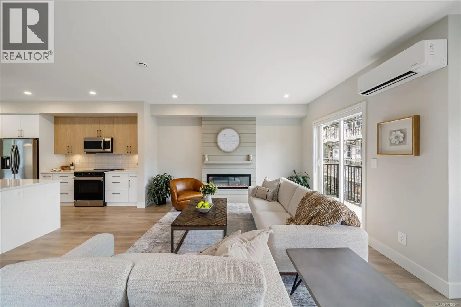 1203 Arcadiawood Crt