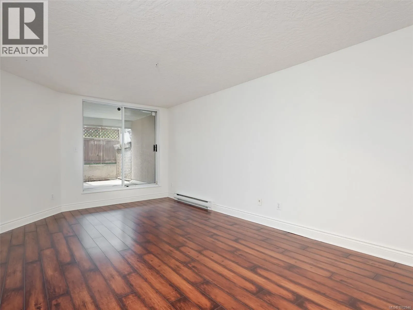 102 2511 Quadra St