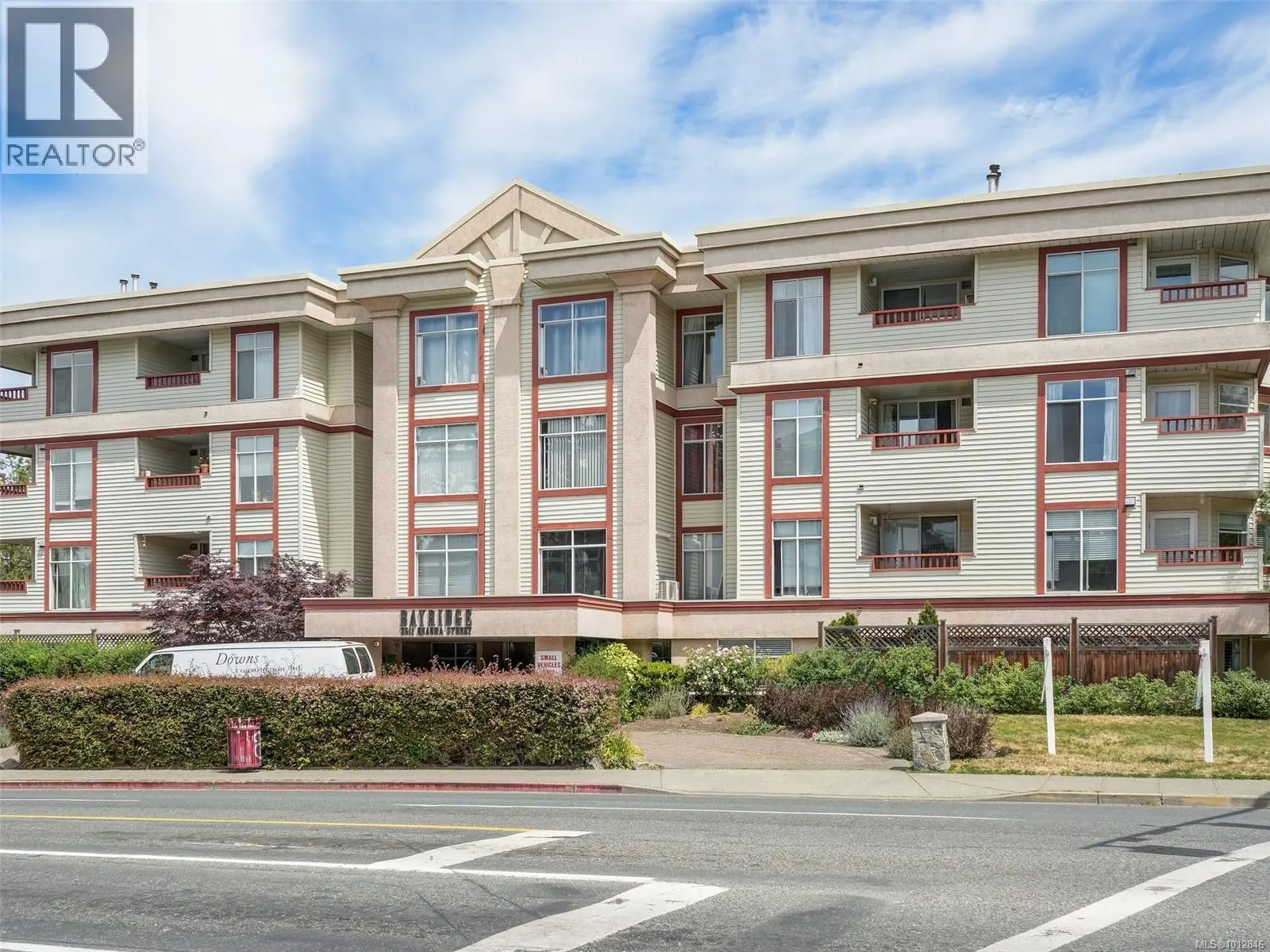 102 2511 Quadra St