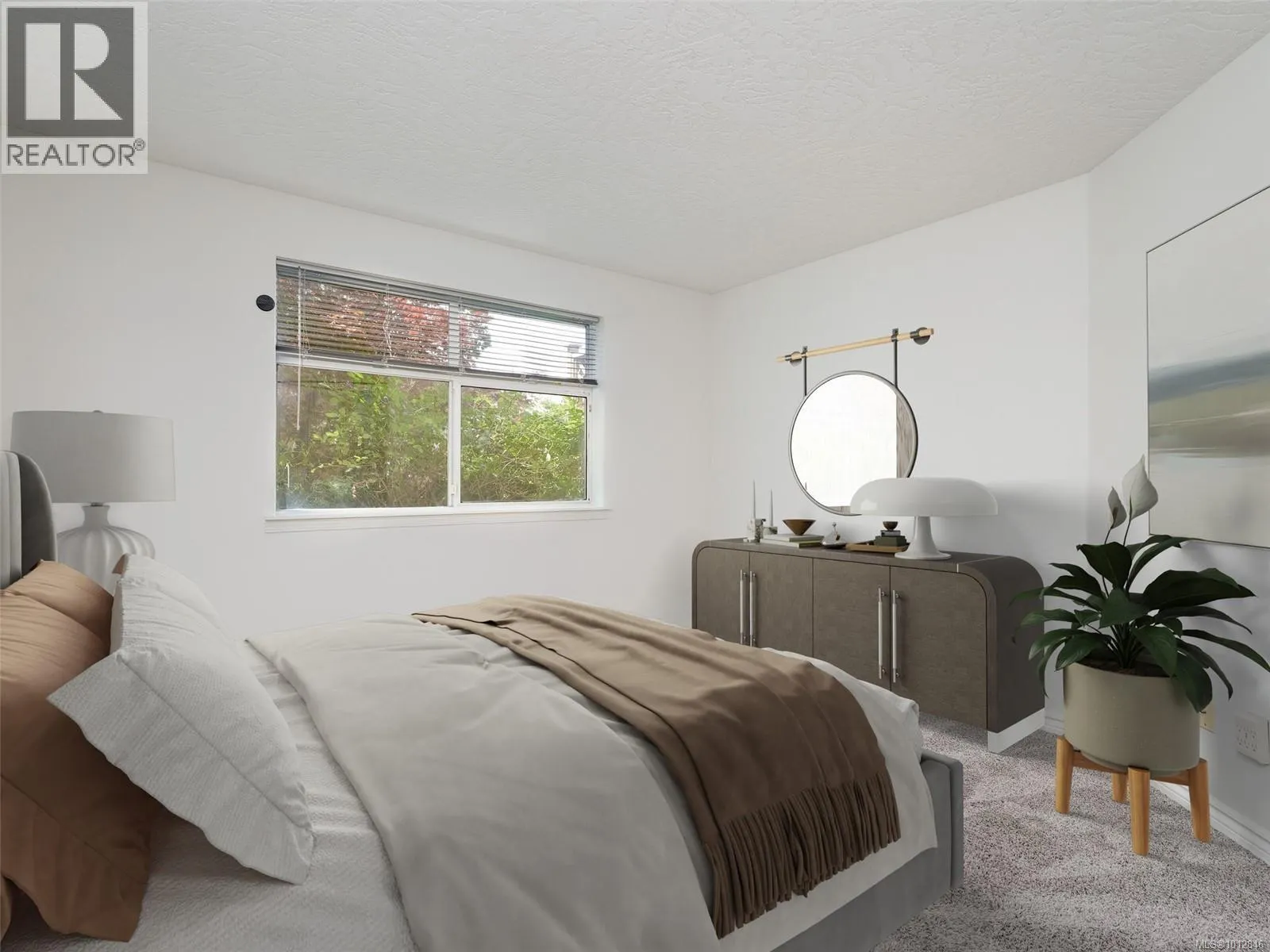 102 2511 Quadra St