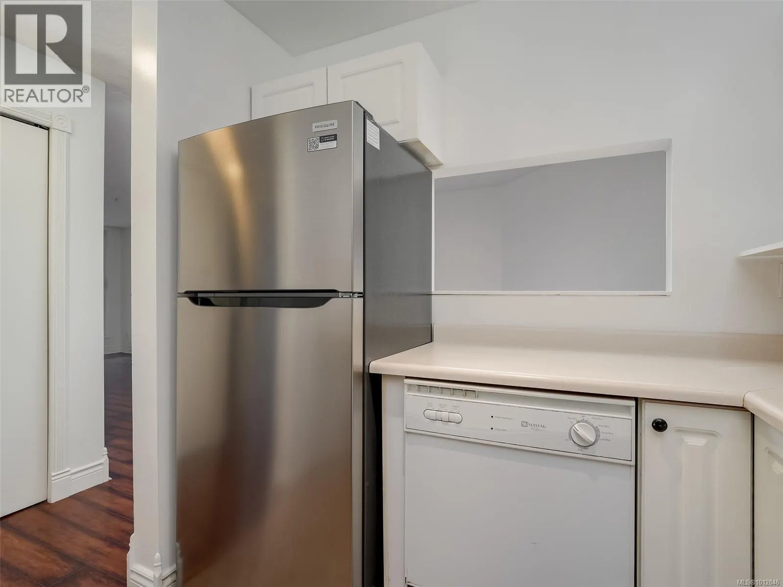 102 2511 Quadra St