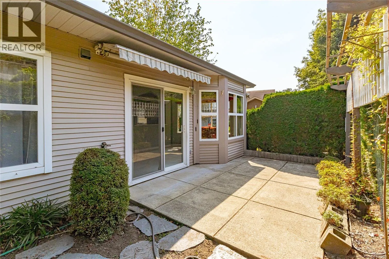 7 3633 Cedar Hill Rd