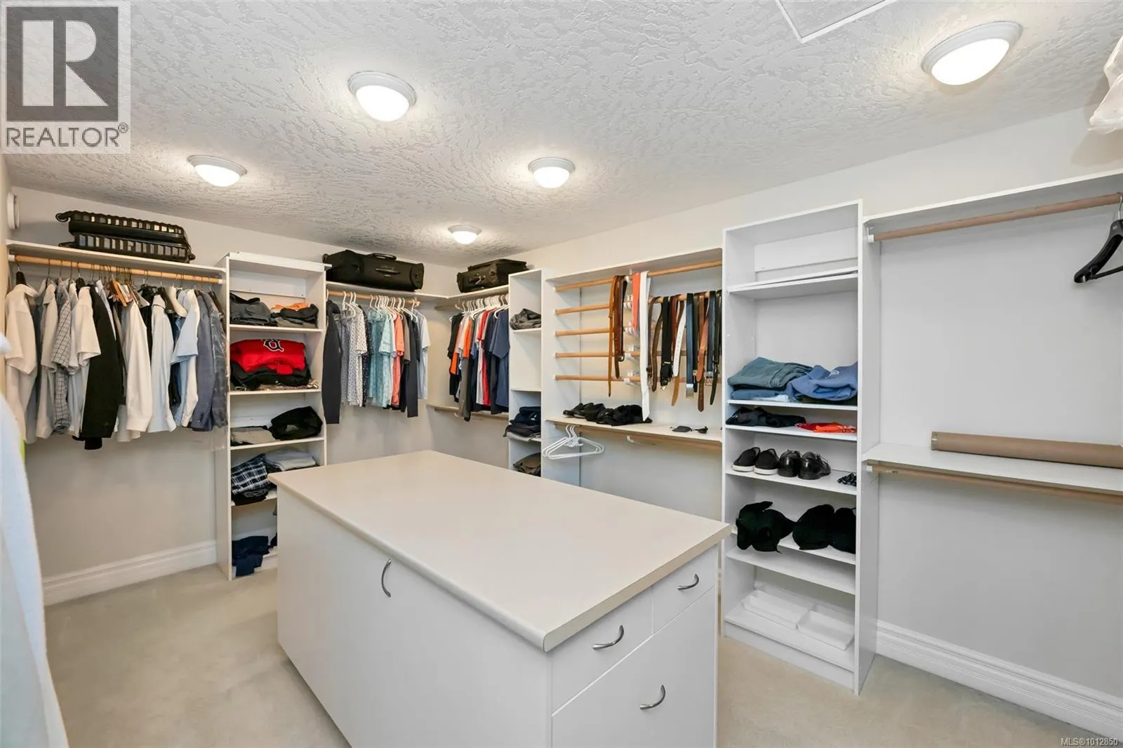4668 Cordova Bay Rd
