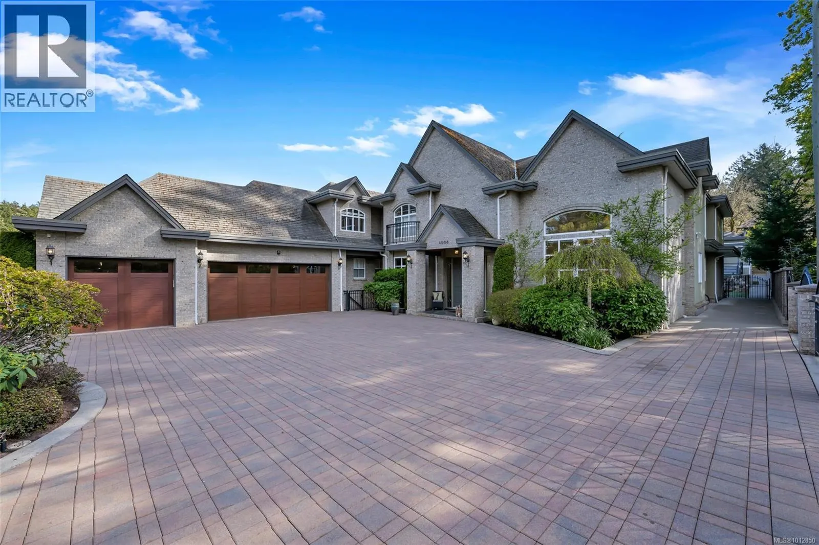 4668 Cordova Bay Rd