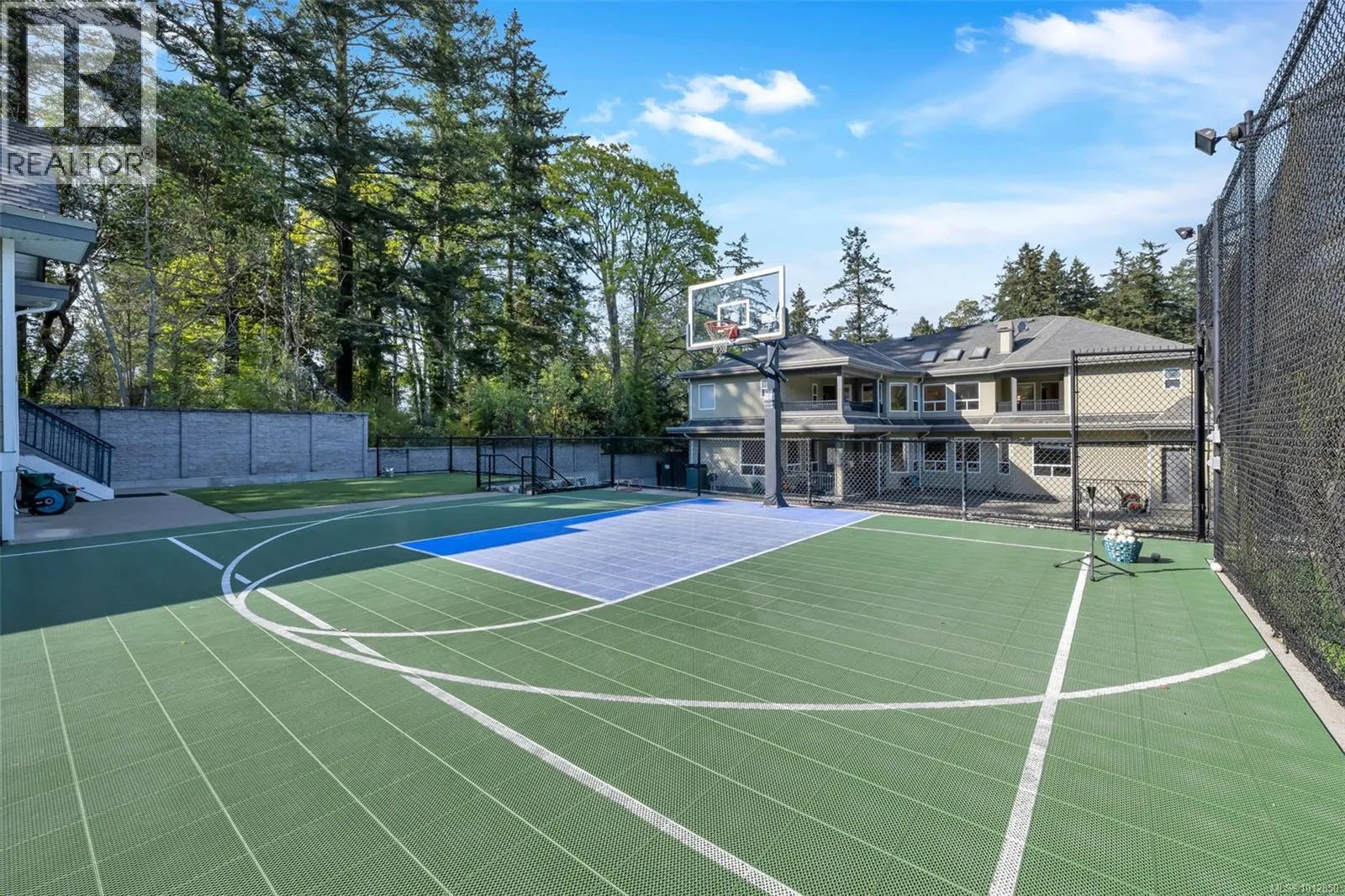 4668 Cordova Bay Rd