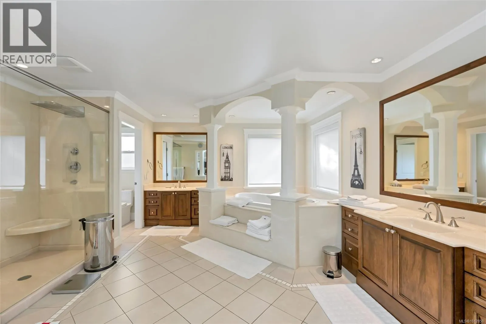 4668 Cordova Bay Rd