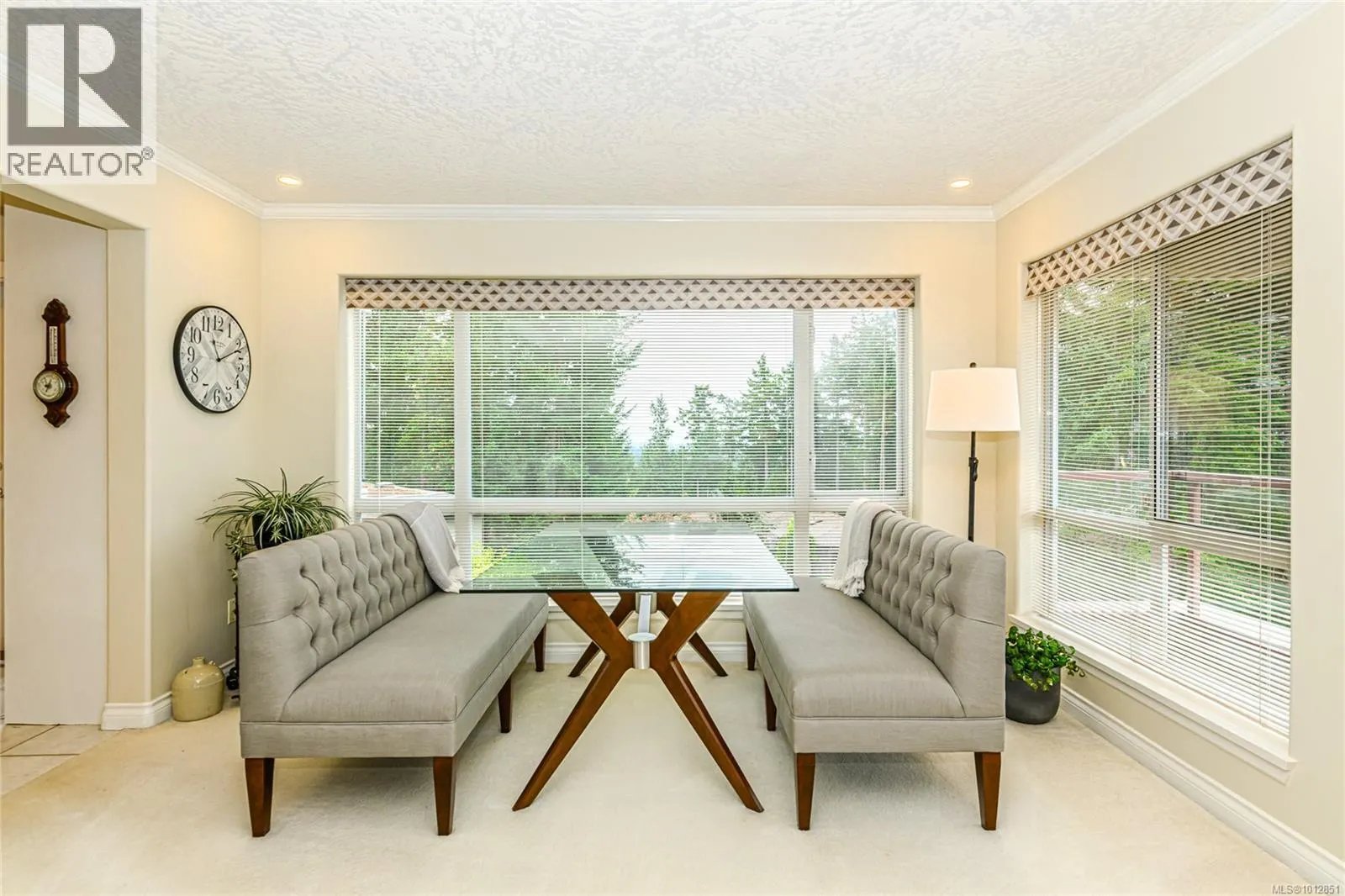 201 940 Boulderwood Rise